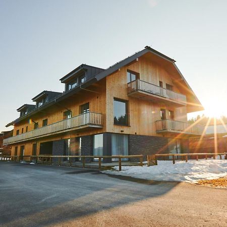 Kvilda Apartments Exteriör bild